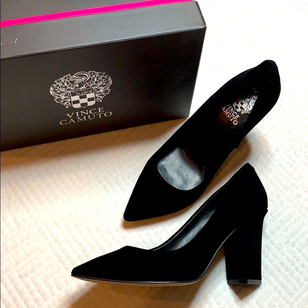 🦋 Vince Camuto Black Suede Candera Pump Size 7.5